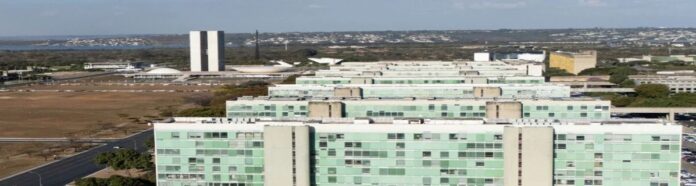 Imagem destacada - Governo apresenta pacote de reestruturação que altera carreiras de mais de 200 mil servidores