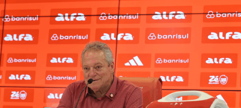 Coletivo LGBT aciona STJD após Abel Braga associar uniforme rosa do Inter a “time de viado”