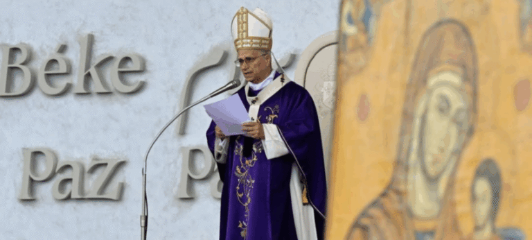 Papa Leão 14 encerra visita ao Líbano com apelo por paz no Oriente Médio