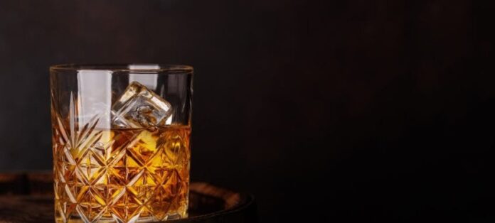 Imagem destacada - Entidades pedem urgência ao Senado para tornar falsificação de bebidas crime hediondo