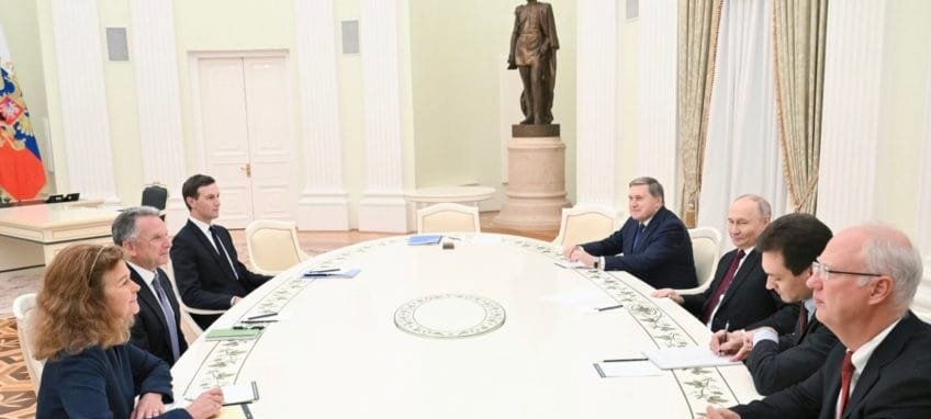 Rússia e enviados de Trump encerram reunião sem acordo sobre guerra na Ucrânia - Imagem do artigo