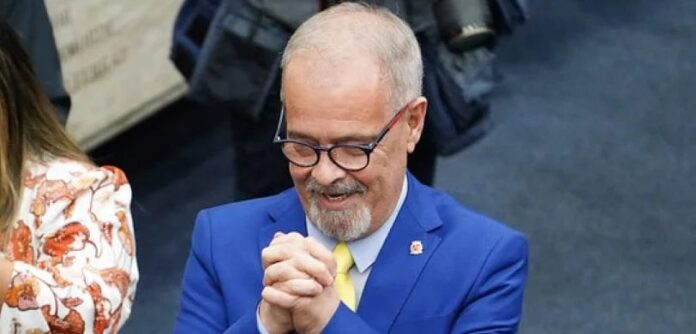 Imagem destacada - PT declara apoio à reeleição de Ricardo Teixeira para comandar Câmara de São Paulo