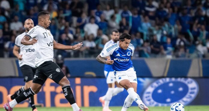 Imagem destacada - Botafogo busca empate nos acréscimos e segura Cruzeiro no Mineirão