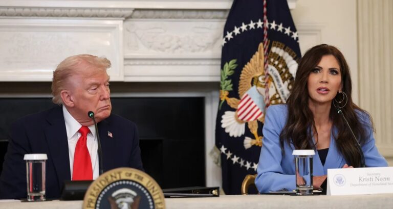 Trump cogita barrar viajantes de mais de 30 países, afirma secretária de Segurança Interna