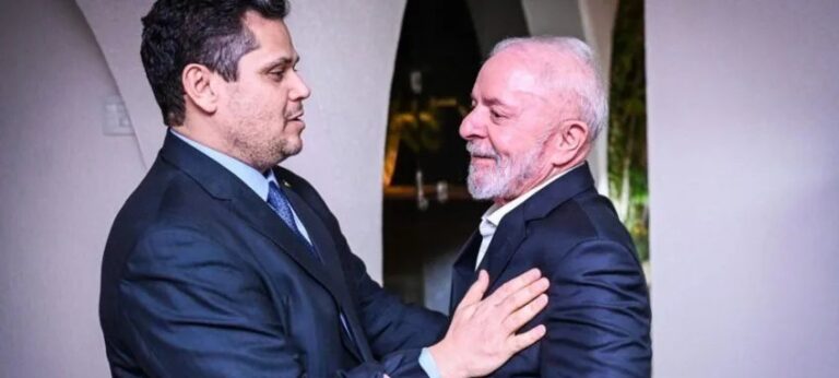 Alcolumbre elogia Lula após atrito e adia sabatina de indicado ao STF