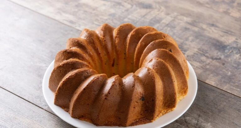 Receita de “bolo de nada” aposta no básico para o café da manhã