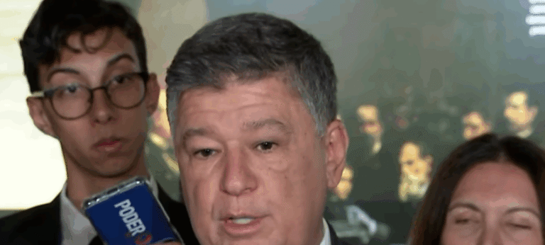 Senador Carlos Viana é operado para retirada de tumor no estômago neste sábado