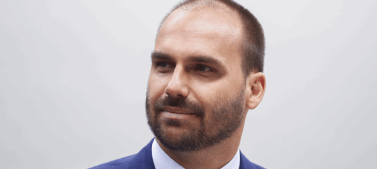Eduardo Bolsonaro afirma que Flávio encarna legado do ex-presidente após indicação à Presidência