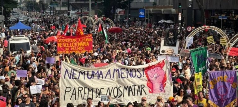 Ato na Avenida Paulista reúne 9,2 mil pessoas contra feminicídio
