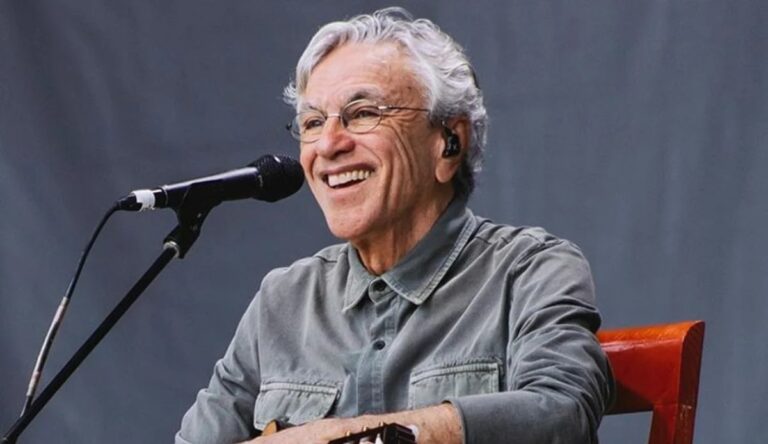 Aos 83 anos, Caetano Veloso leva reflexões sobre Brasil, política e tecnologia ao Festival Estilo Brasil