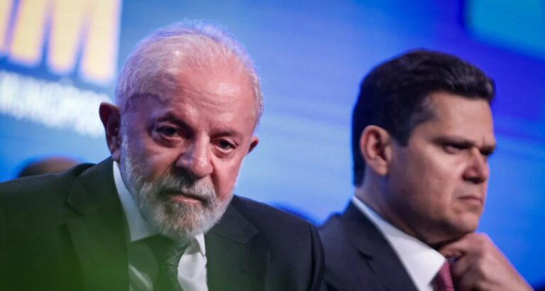 Alcolumbre afasta tensão com o Planalto e exalta Lula em visita ao Amapá