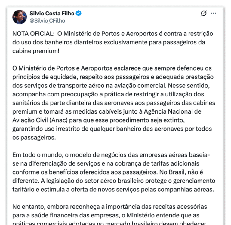 Ministro quer liberar uso dos banheiros dianteiros dos aviões para todos os passageiros