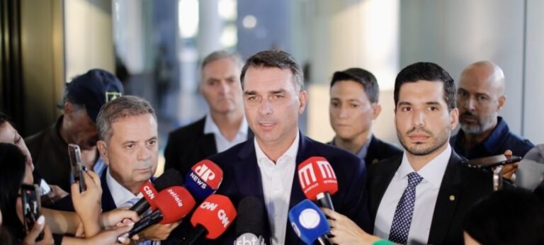 PL convoca diretores estaduais para oficializar Flávio Bolsonaro como pré-candidato a 2026