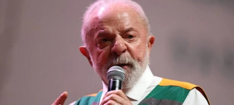 Aprovação de Lula cai para 42% e reprovação atinge 52%, mostra Ipsos-Ipec