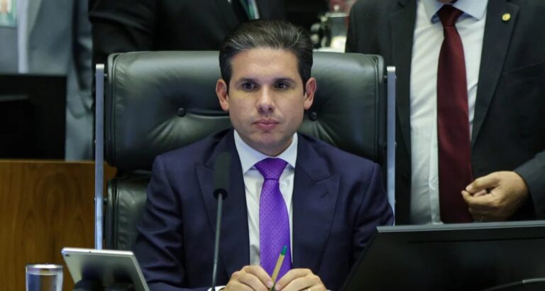 Hugo Motta afirma ter seguido regimento ao determinar retirada de Glauber Braga do plenário