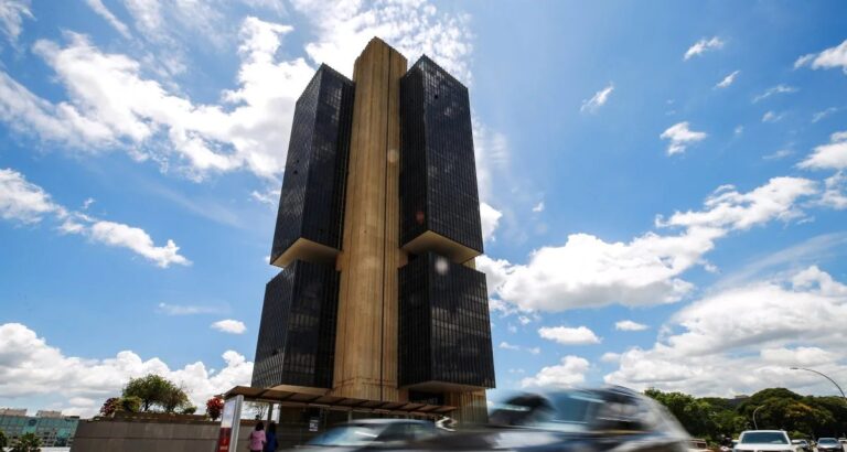 Inflação avança dentro da meta e reforça expectativa de corte da Selic em 2026