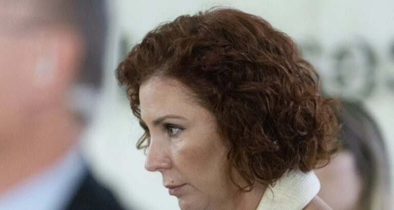 CCJ aprova pedido de cassação do mandato da deputada Carla Zambelli