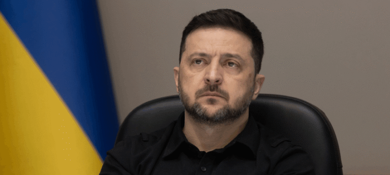 Zelensky admite pela primeira vez possível cessão de territórios à Rússia