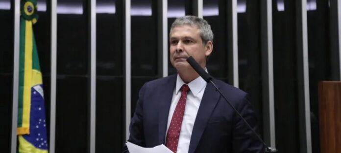 Imagem destacada - PT ameaça denunciar lobby se Derrite retirar tributação de apostas do PL Antifacção
