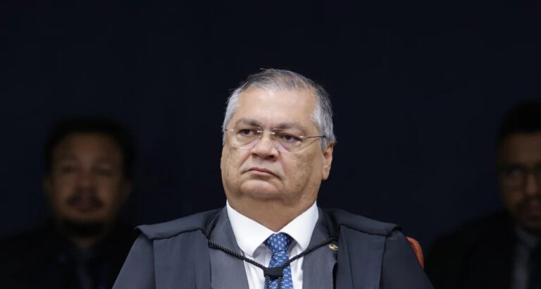 Flávio Dino indica que ex-assessora de Arthur Lira desviava emendas sob ordens diretas
