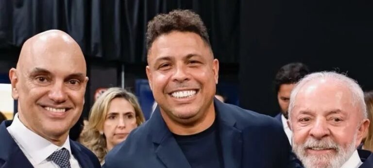 Lula publica foto com Alexandre de Moraes e Ronaldo e faz piada sobre corintianos