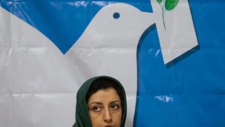 Ativista iraniana Narges Mohammadi, Nobel da Paz de 2023, é presa novamente durante cerimônia em Mashhad