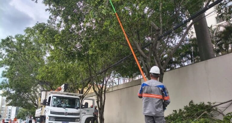Energia volta após quatro dias e moradores do Ipiranga encerram protesto contra a Enel