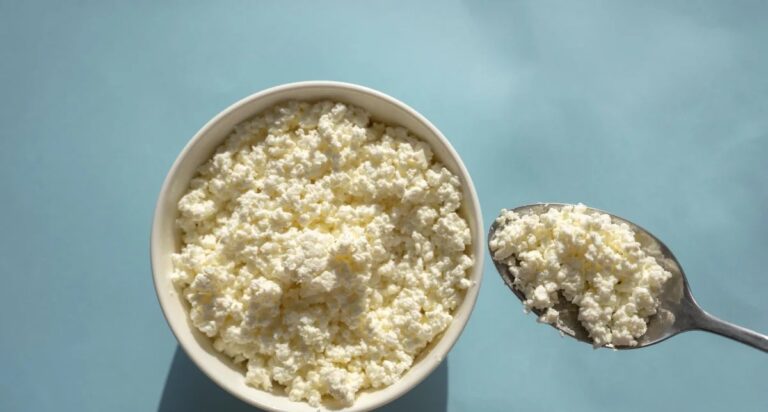 Receita ensina a preparar tortinhas de coalhada leves e douradas