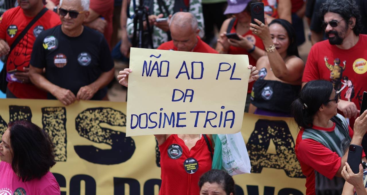 Atos contra projeto que reduz penas de golpistas acontecem em 49 cidades neste domingo - Imagem do artigo original