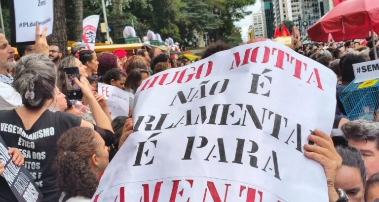 Esposa de Boulos lidera vaias a Hugo Motta durante ato na Avenida Paulista