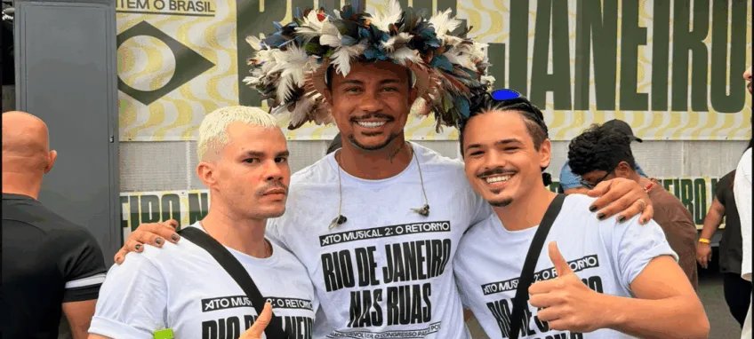 Artistas da TV Globo se juntam a protesto contra PL da Dosimetria em Copacabana - Imagem do artigo