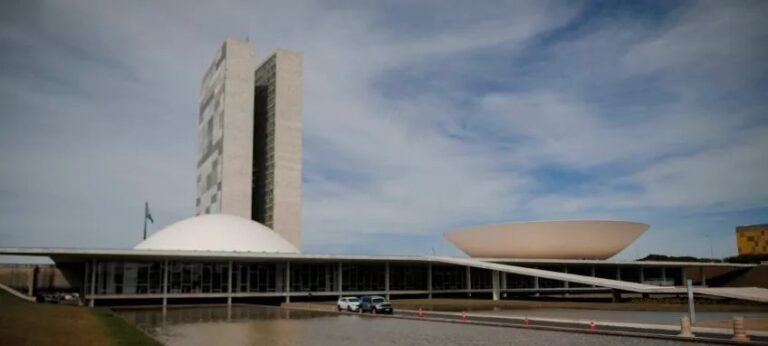 Congresso enfrenta pauta carregada na última semana antes do recesso