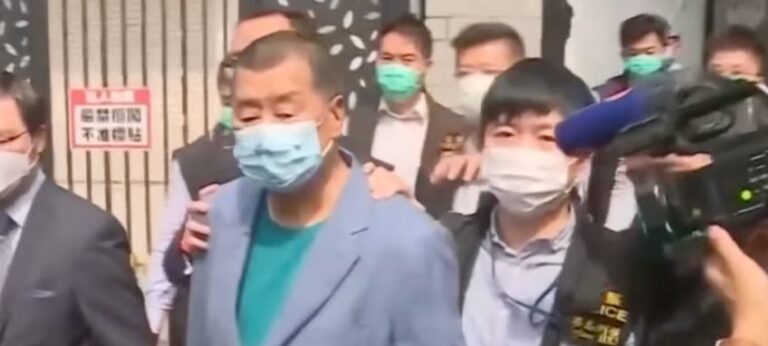 Justiça de Hong Kong condena Jimmy Lai por conspiração com forças estrangeiras