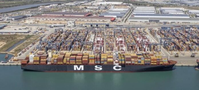 Imagem destacada - Comissão Europeia avança investigação sobre compra do principal terminal de contêineres de Barcelona