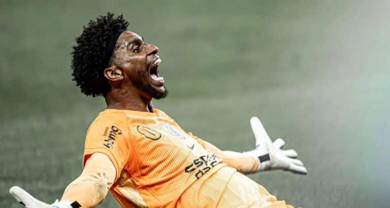 Hugo Souza explica que defendeu pênalti de Gabigol “no feeling” e garante vaga do Corinthians