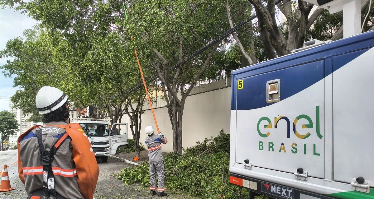 Mais de 55 mil imóveis seguem sem energia na Grande SP nesta segunda-feira (15/12) - Imagem do artigo