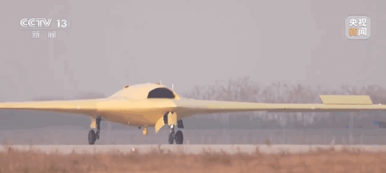 Drone furtivo chinês CH-7 realiza voo inaugural no noroeste do país