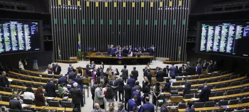 Câmara aprova criação do Comitê Gestor do IBS e aumenta imposto de SAFs para 8,5% - Imagem do artigo