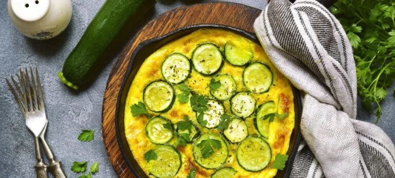 Omelete de forno com abobrinha reúne praticidade e valor nutritivo