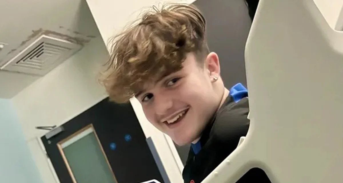 Adolescente de 14 anos descobre tumor cerebral incurável após um ano de dores de cabeça - Imagem do artigo