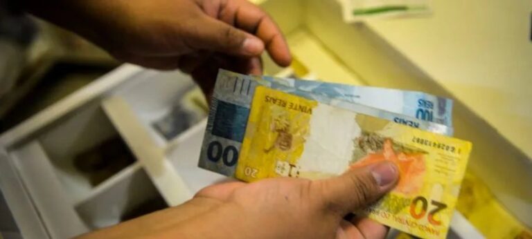 Codefat aprova calendário do abono salarial do Pis/Pasep para 2026