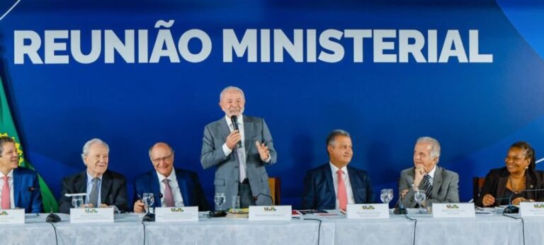 Lula cobra alinhamento de discurso e confirma troca no Turismo após reunião de 5 horas