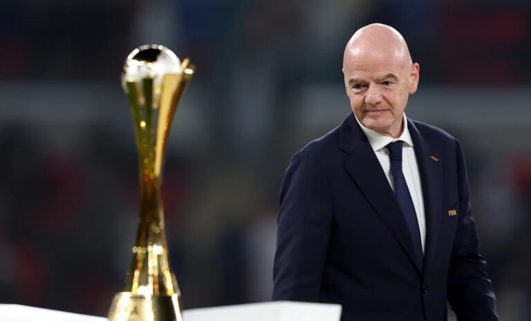 Infantino felicita PSG pelo primeiro título mundial após vitória na Copa Intercontinental