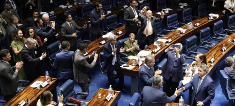 Senado aprova projeto que permite reduzir penas de condenados pelos atos de 8 de Janeiro
