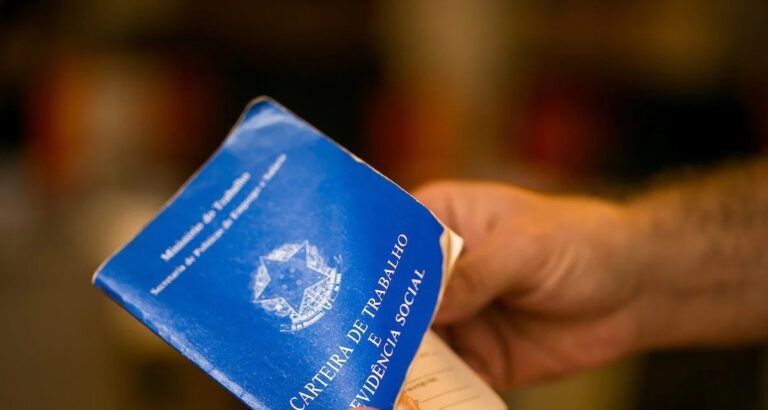 Agências do Trabalho do DF oferecem 767 vagas nesta quinta-feira; remuneração chega a R$ 3 mil