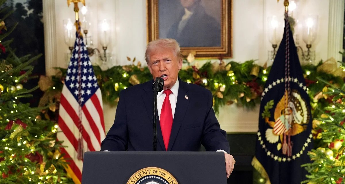 Trump promete cheque de US$ 1.776 a 1,45 milhão de militares antes do Natal - Imagem do artigo