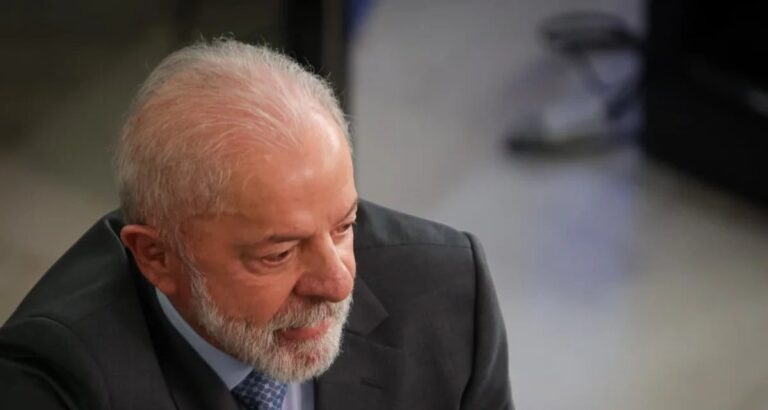 Lula fala à imprensa no Planalto após balanço ministerial e operação da PF