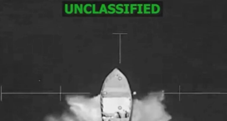 EUA bombardeiam duas embarcações no Pacífico e matam cinco suspeitos de narcoterrorismo