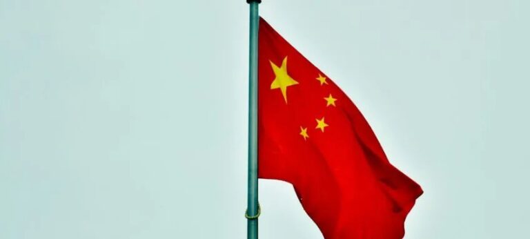 China exibe primeiro protótipo de máquina EUV e ameaça domínio ocidental em chips